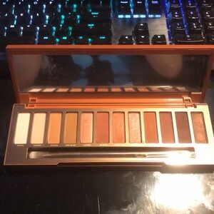NAKED Heat Eyeshadow Palette